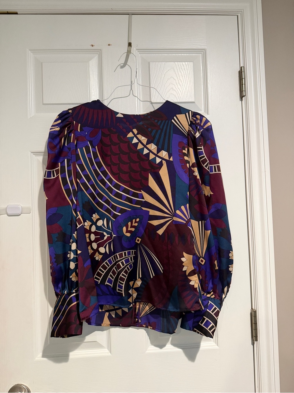 Ann Taylor Multi-Color Abstract Print Long-Sleeve Blouse